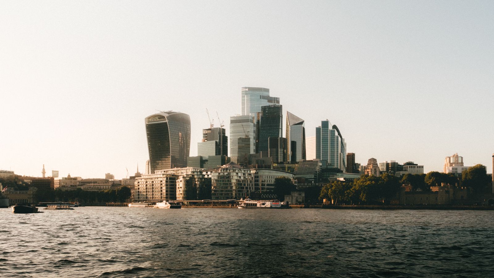 London Mid-Caps See Steep Weekly Losses on Bond Market Jitters